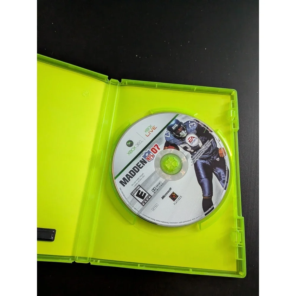 Madden NFL 07 Xbox 360 Football Video Game CIB COMPLETE & TESTED Shaun Alexander